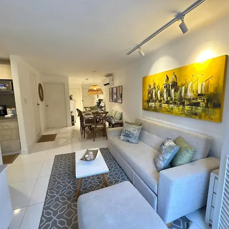 Apartamento Con Balcon Y Vista Dentro De Murallas De De Indias