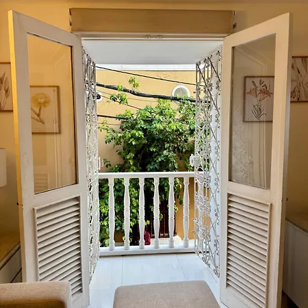 Apartamento Con Balcon Y Vista Dentro De Murallas De De Indias Cartagena