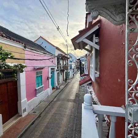Con Balcon Y Vista Dentro De Murallas De De Indias Apartamento *
