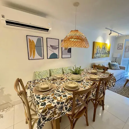 Apartamento Con Balcon Y Vista Dentro De Murallas De De Indias