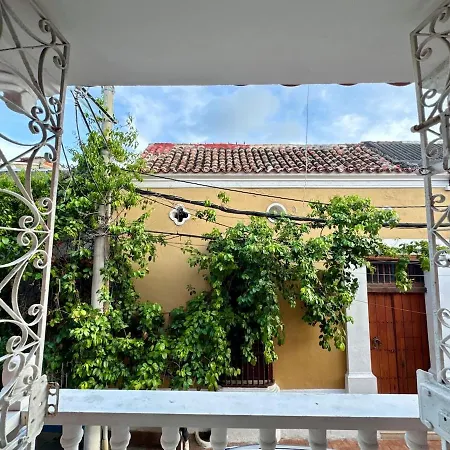 Con Balcon Y Vista Dentro De Murallas De De Indias